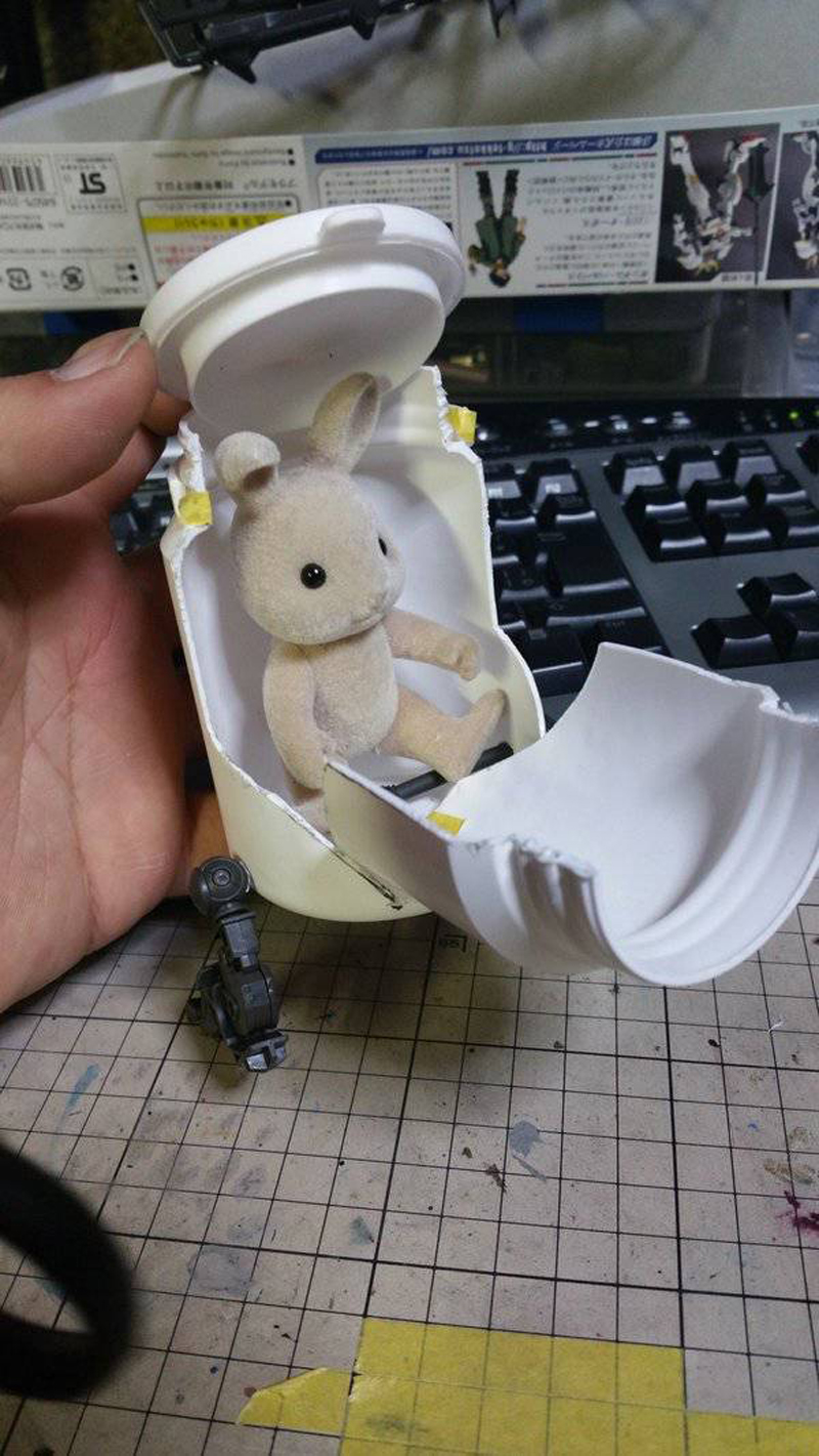 Illustration for article titled Guy Turns Cute Bunny Toy Into Battle-Hardened Mech